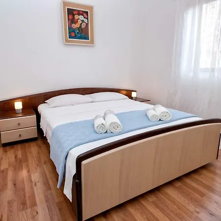 Franko Apartment Jelsa (Hvar)