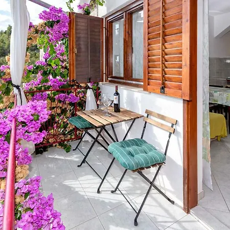 Apartment Franko Jelsa (Hvar)
