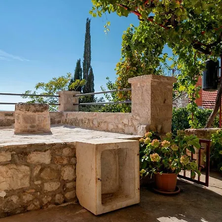 Apartment Franko Jelsa (Hvar)